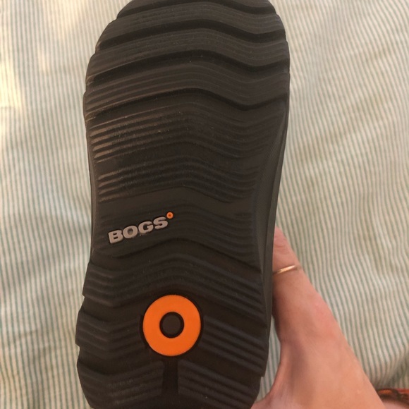 Bog snow boots. Bought them for a trip but didn’t use them.In perfect condition. - Picture 3 of 7
